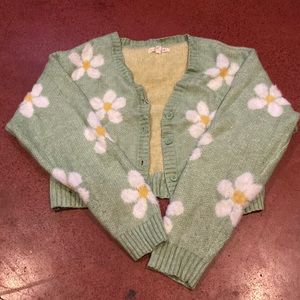 Light green with daisy’s cropped fuzzy cardigan size extra small